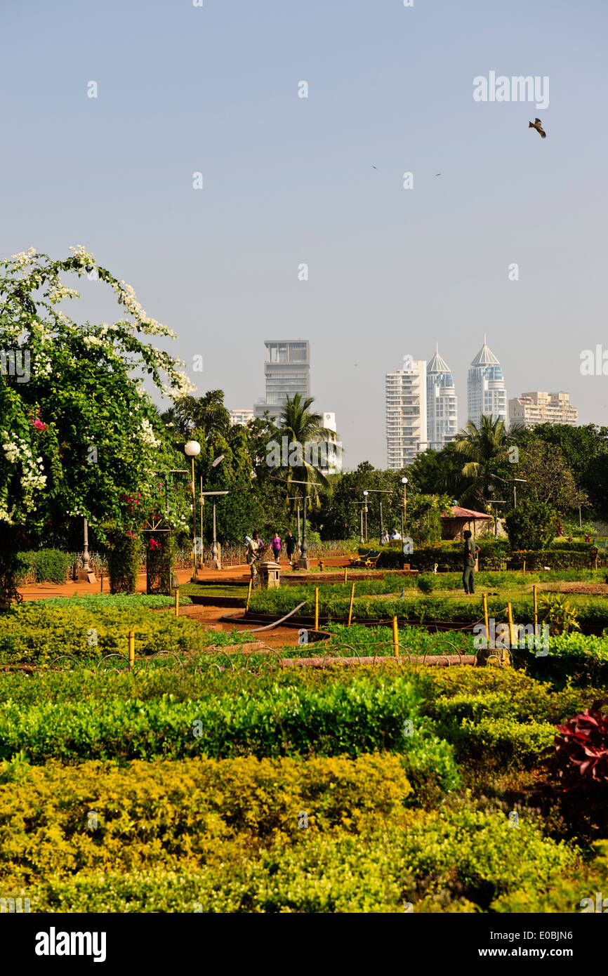 Mumbai Marine Drive Views,Maisons,Appartements de Luxe Tours Parsi de Silence,résidentiel verdoyant,Gardens, de Mumbai, Inde Bombay, Banque D'Images