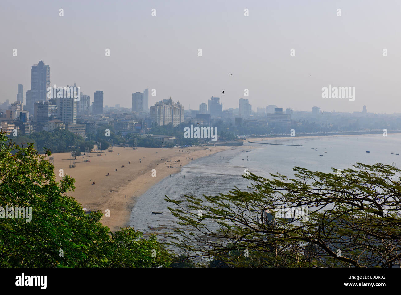 Mumbai Marine Drive Views,Maisons,Appartements de Luxe Tours Parsi de Silence,résidentiel verdoyant,Gardens, de Mumbai, Inde Bombay, Banque D'Images