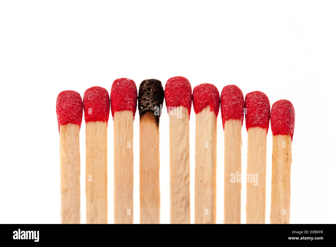 Photo symbolique pour harcèlement, de l'extérieur et de l'égalité, Symbolfoto fuer Mobbing und Gleichheit Aussenseiter Banque D'Images