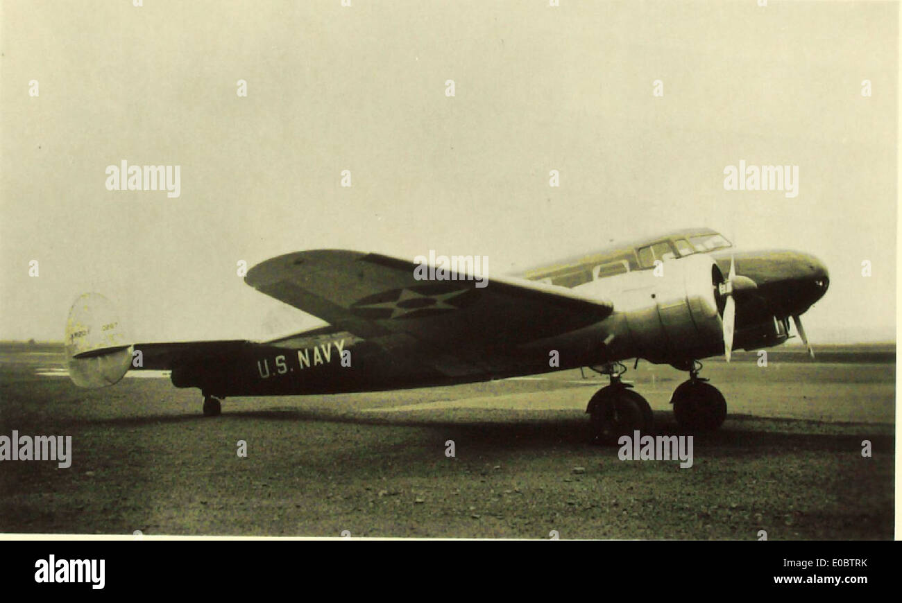 Le Lockheed Model 10 (XR2O-1) Electra, numéro de bureau 0267, est un avion historique utilisé par la marine américaine pour des missions de reconnaissance et de transport. Cet avion, portant le numéro de série 1052, faisait partie de l'histoire de l'aviation navale et demeure un élément important de la technologie aéronautique. Banque D'Images