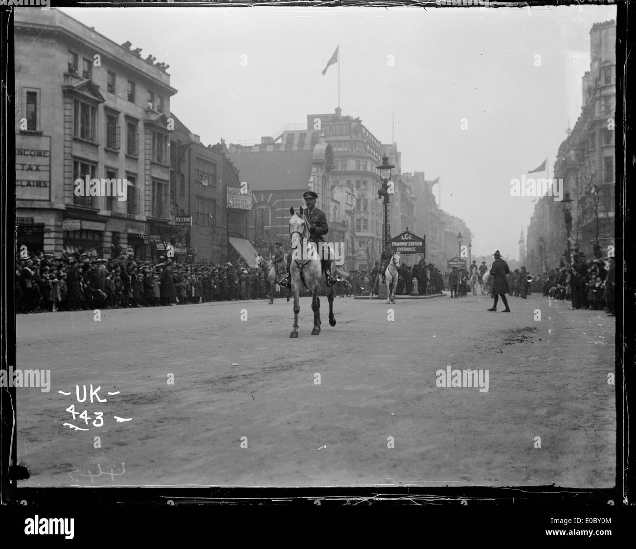 Monté sur un agent à un défilé militaire de Londres, après la Première Guerre mondiale, 1919 Banque D'Images