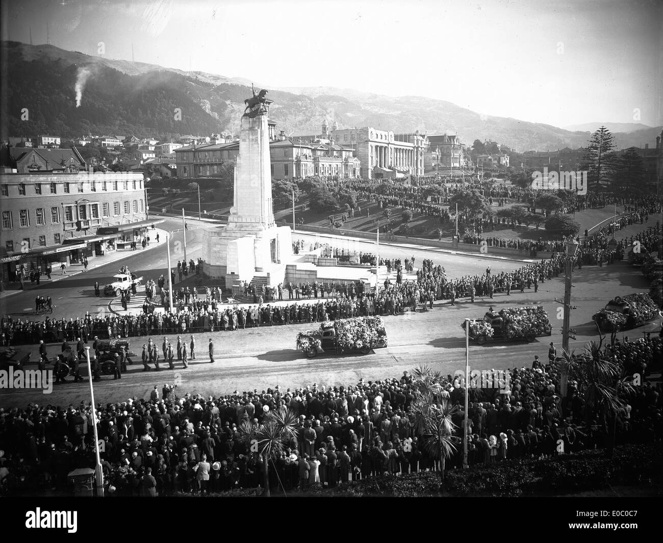 Michael Joseph Savage's Funeral procession, Lambton Quay, Wellington, ca Avril 1940 Banque D'Images