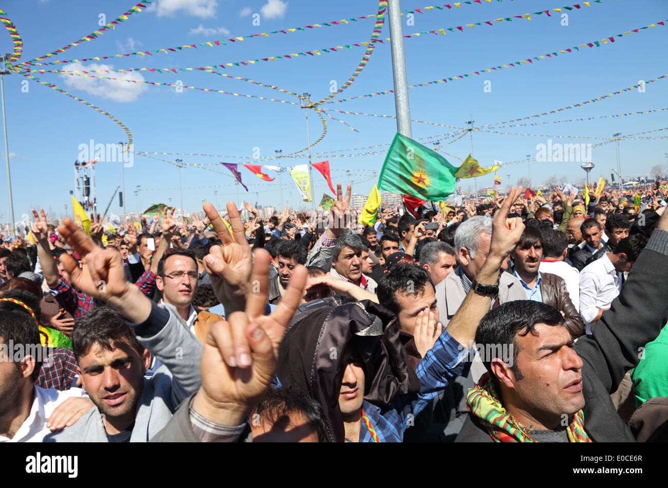 Le peuple kurde célèbre le Newroz, le festival du nouvel an sur l'équinoxe de printemps, Diyarbakir, au sud-est de la Turquie Banque D'Images