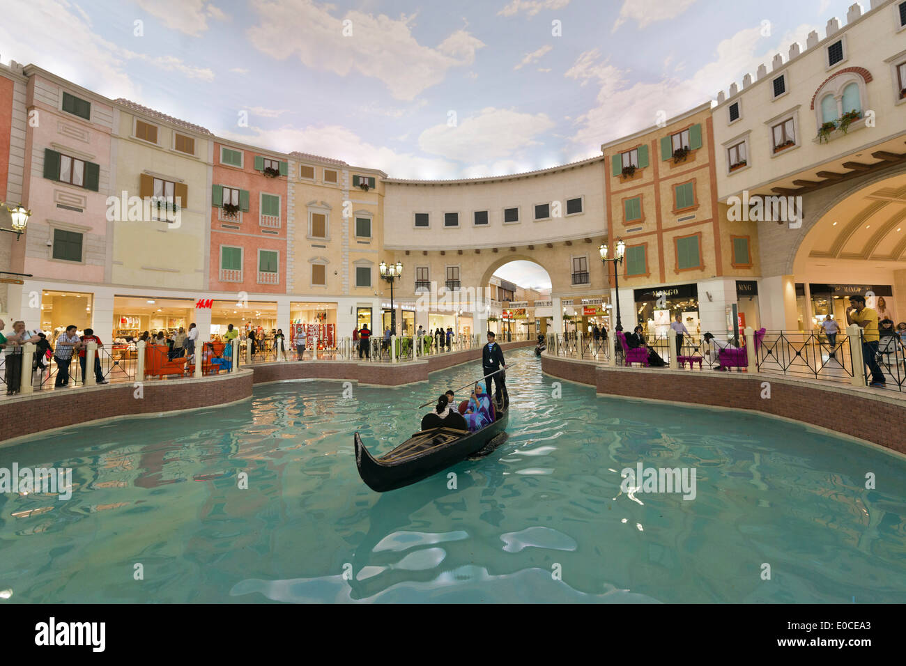 Doha. Le Qatar. Villaggio shopping mall. Banque D'Images