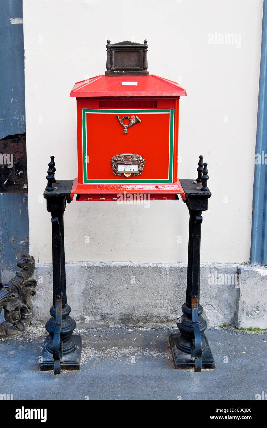 Boîte aux lettres de la poste hongroise à Budapest Banque D'Images
