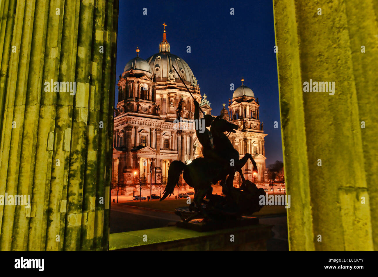 Ancien Musée, la cathédrale de Berlin et Lustgarten la nuit, Mitte, Berlin, Germany, Europe Banque D'Images