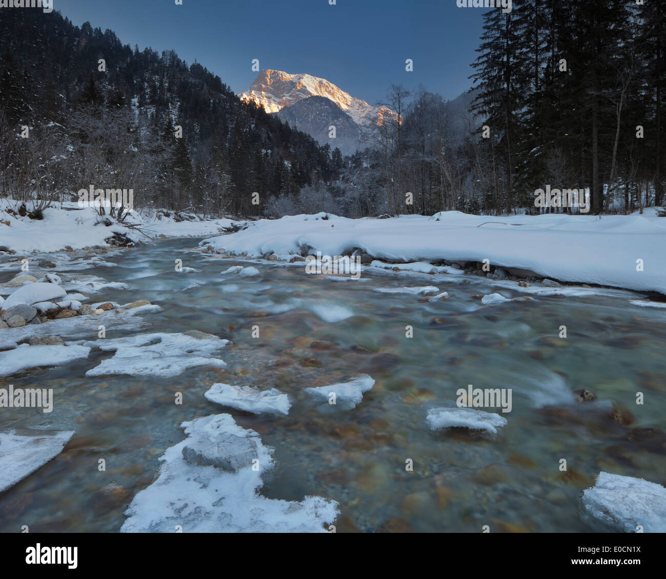 Johnsbach glacées en hiver, Grosser Buchstein, Parc National, Parc, Ennstal Alps, Styrie, Autriche, Europe Banque D'Images