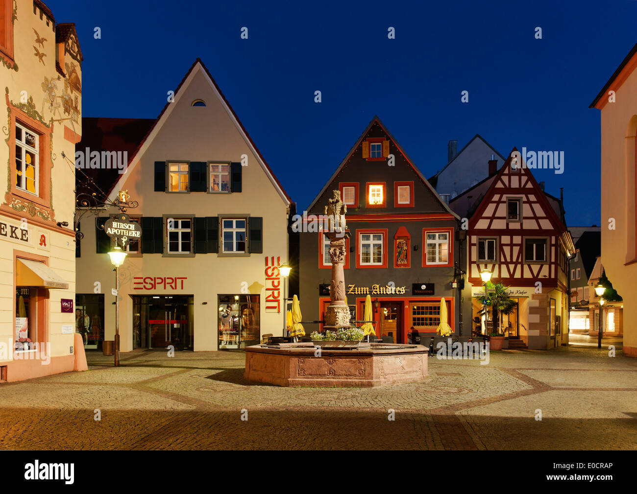 Place du marché, dans la lumière du soir, Offenburg, Bade-Wurtemberg, Allemagne, Europe Banque D'Images