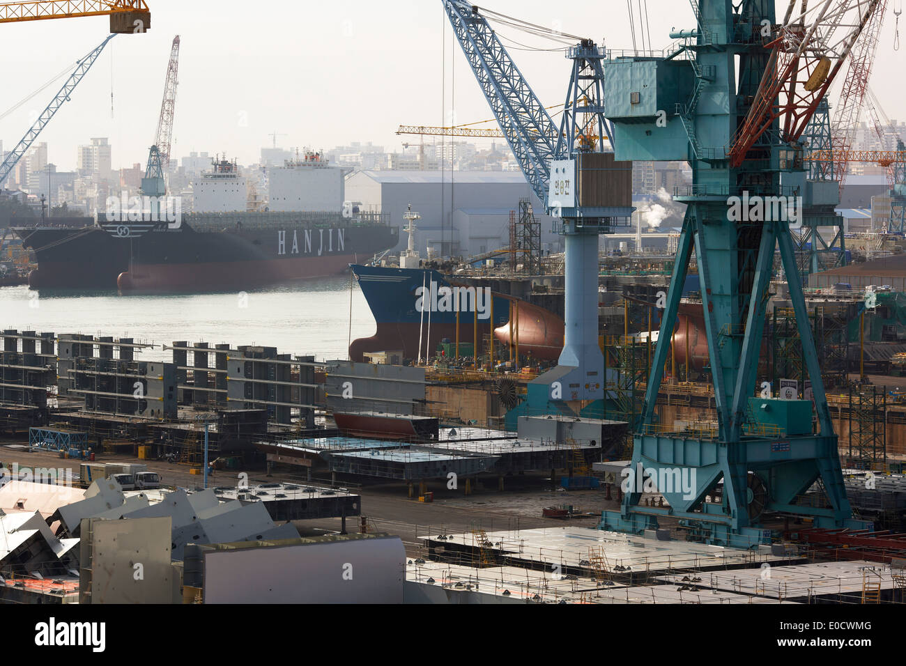 Sommaire des mondes plus grand chantier Hyundai Heavy Industries (HHI) arsenal, Ulsan, Corée du Sud Banque D'Images