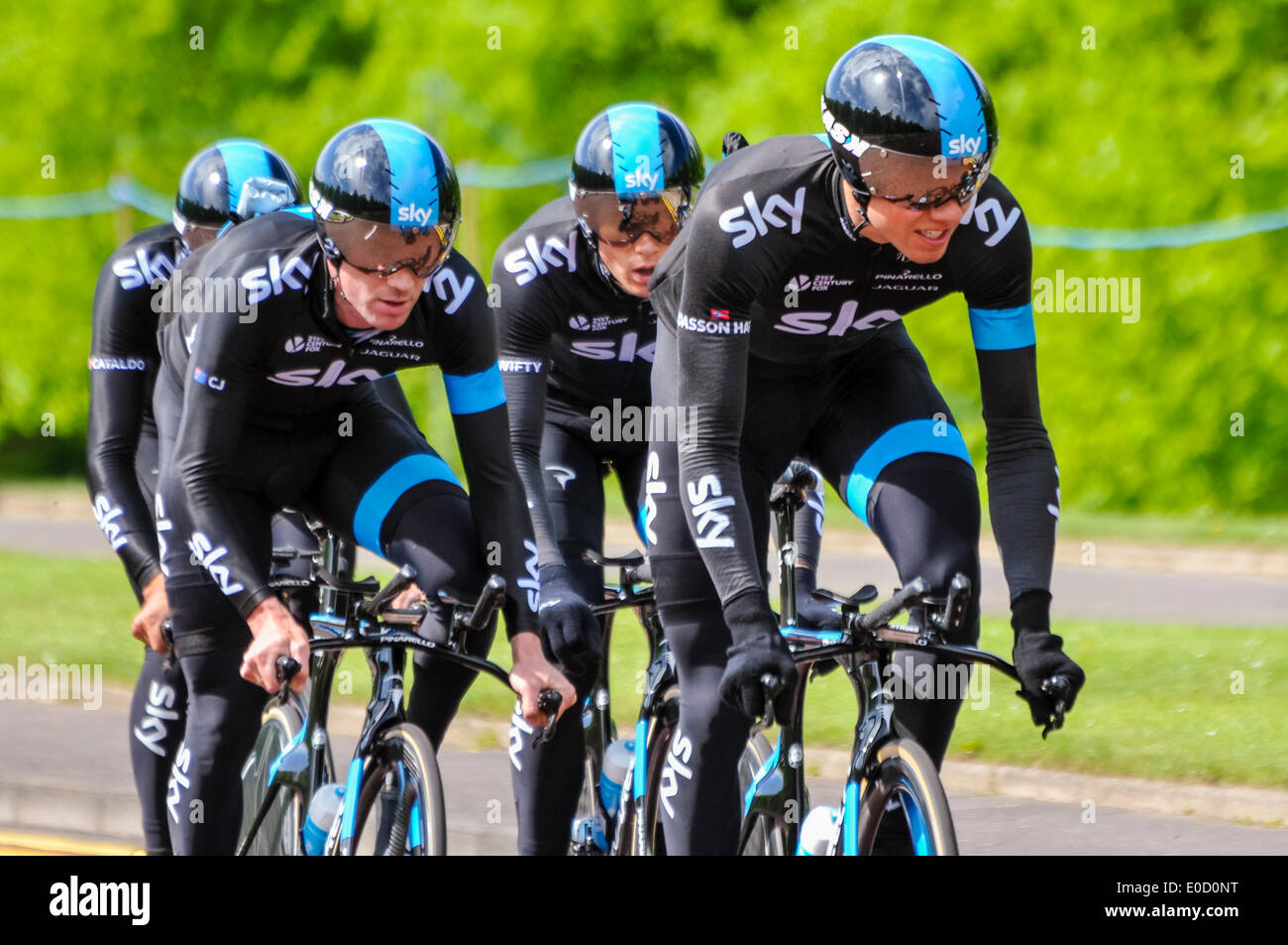 Belfast, Irlande du Nord. 9 mai 2014 - Giro d'Italia : session de pratique l'équipe Sky (UK) Crédit : Stephen Barnes/Alamy Live News Banque D'Images