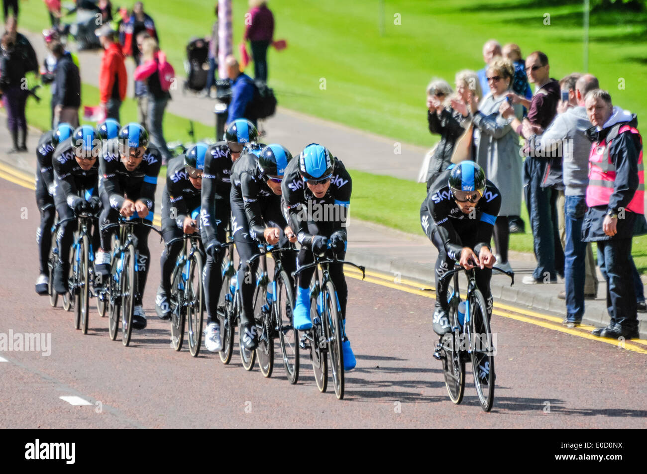 Belfast, Irlande du Nord. 9 mai 2014 - Giro d'Italia : session de pratique l'équipe Sky (UK) Crédit : Stephen Barnes/Alamy Live News Banque D'Images