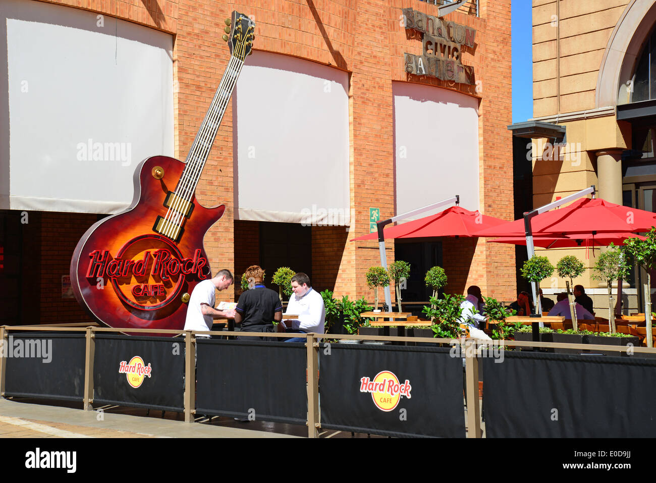 Terrasse extérieure, Hard Rock Café, Place Nelson Mandela, CBD, Sandton, Johannesburg, Gauteng Province, République d'Afrique du Sud Banque D'Images