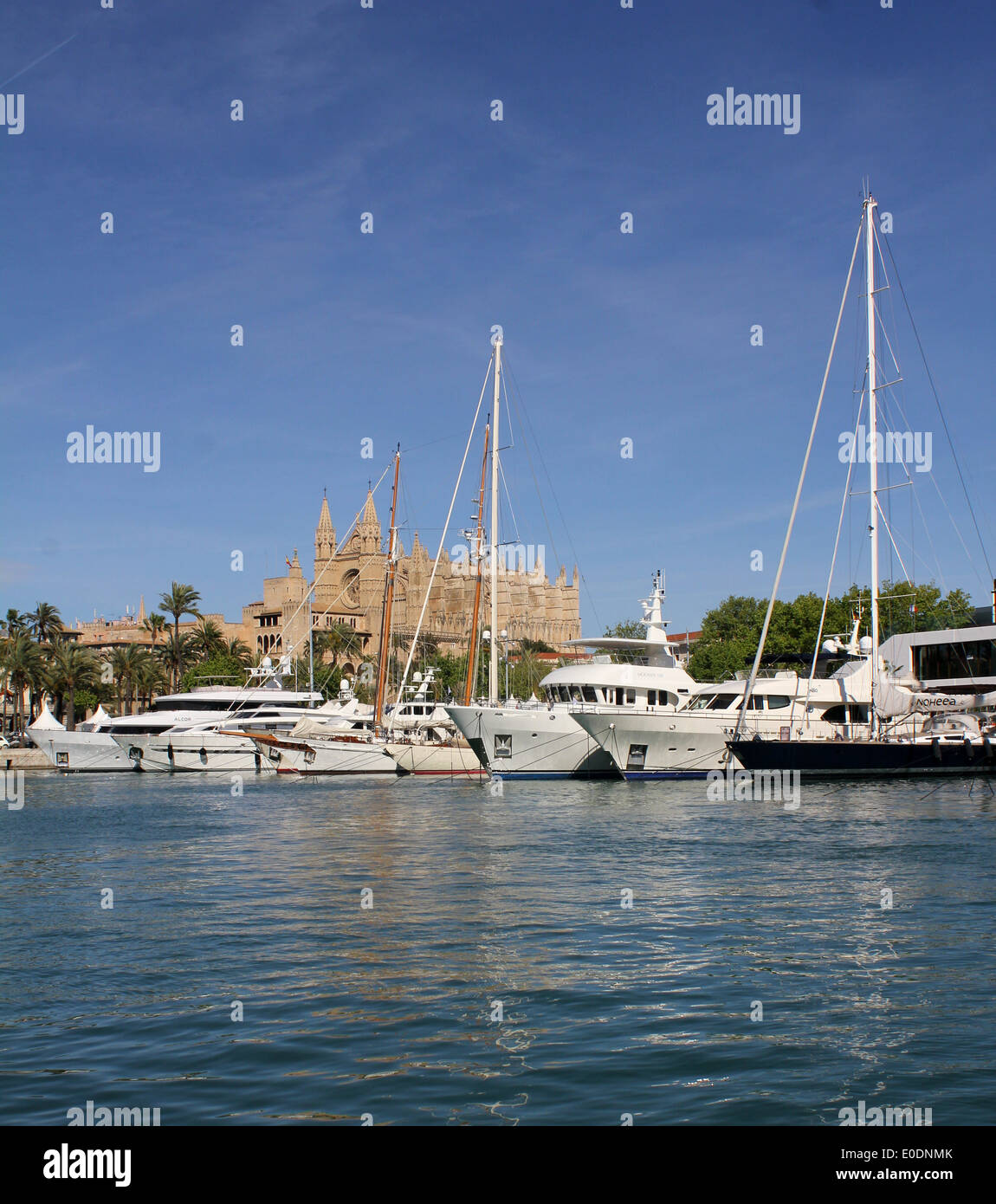 Combinés - Palma Boat Show 2014 / Palma Superyacht Show 2014 - Aperçu des images - Superyacht line up Banque D'Images