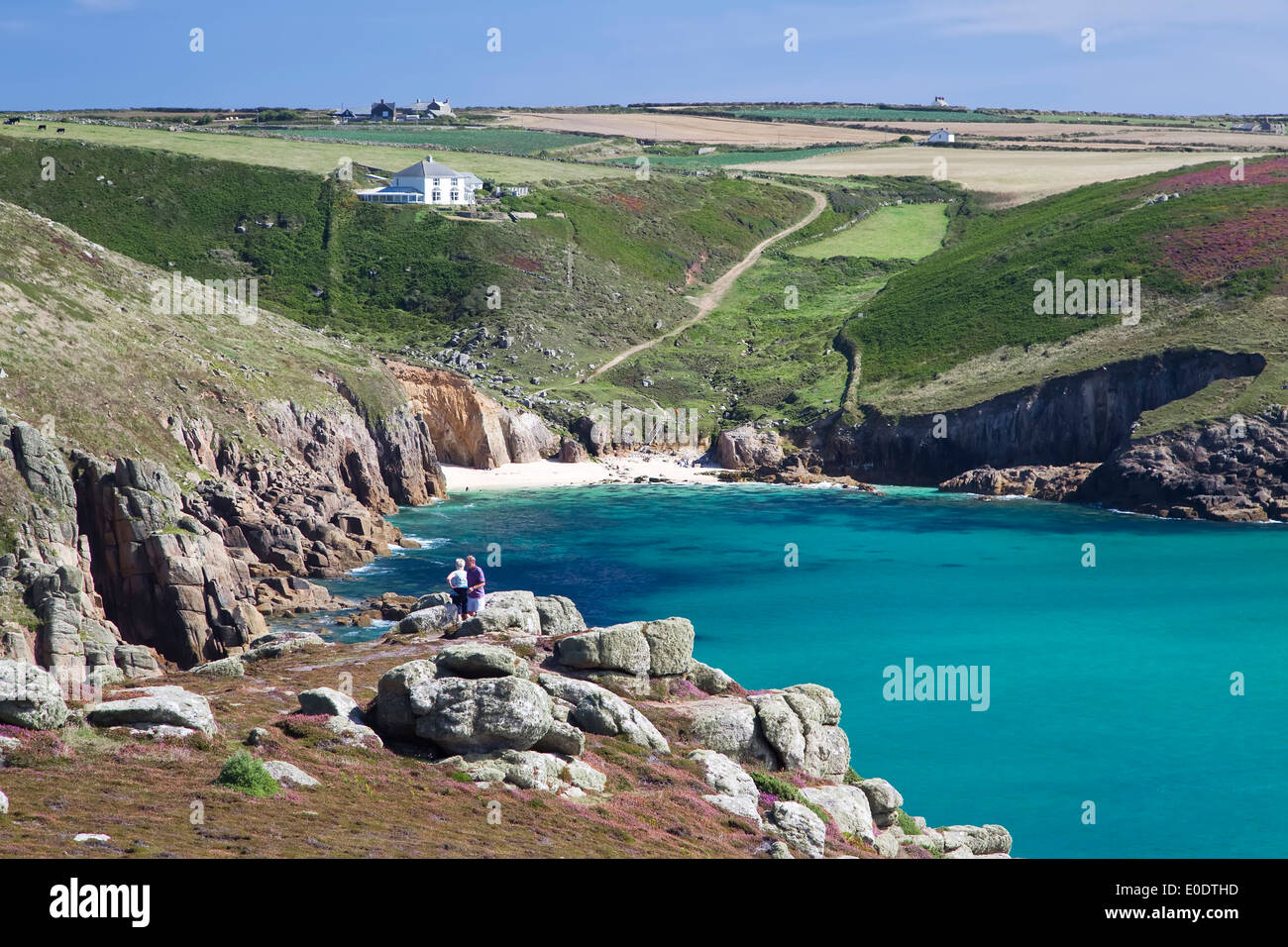 South West Coast Path à Mill Bay, Nanjizal près de Lands End, West Cornwall Banque D'Images