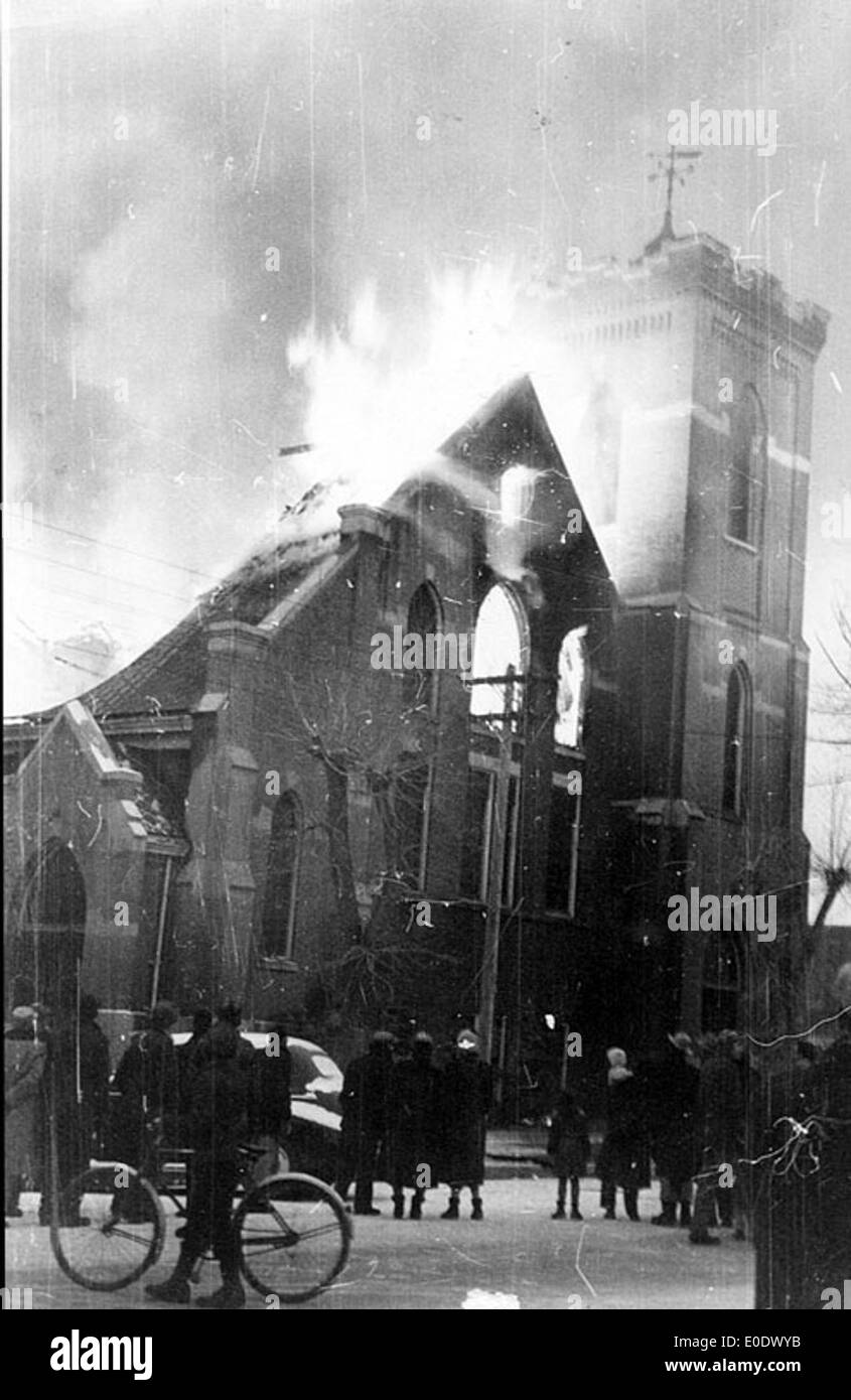 Incendie à première église baptiste - foule Banque D'Images