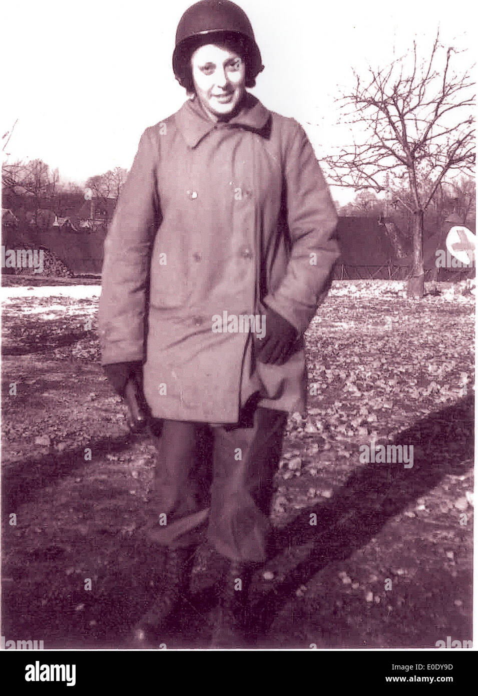 Une photographie de Muriel prise le jour de Noël, 1944, pendant la première Guerre mondiale cette image capture un moment de l'histoire, avec le reflet de Muriel de ses expériences en tant que femme juive-américaine pendant la guerre. Banque D'Images