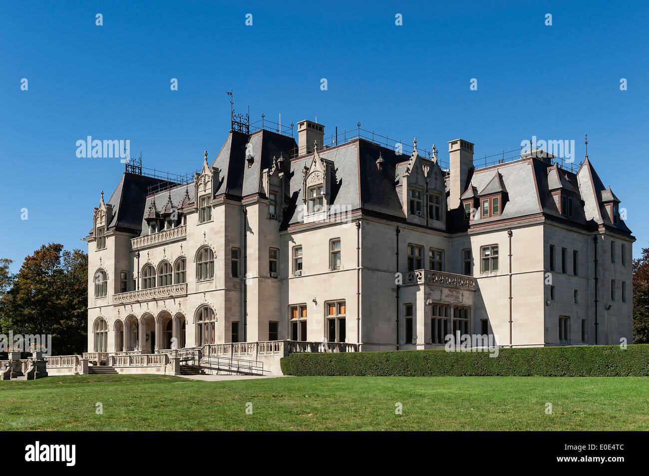 La Cour d'ocre sur le Salve Regina University, Cliff Walk, Newport, Rhode Island, USA Banque D'Images