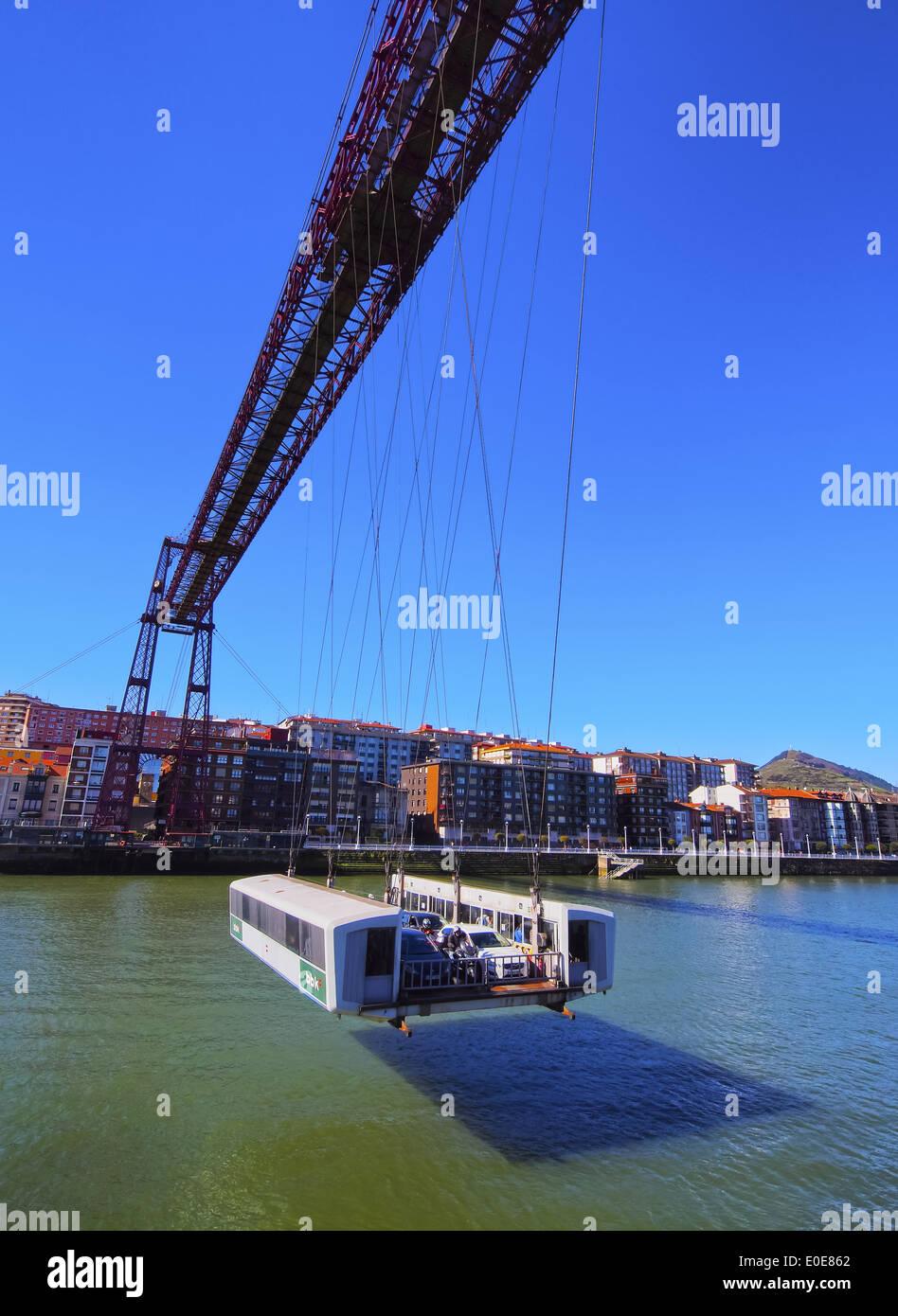 Puente Colgante ou Puente de Vizcaya - un pont suspendu batiments communicants Portugalete et Las Arenas, Gascogne, Pays Basque, Espagne Banque D'Images