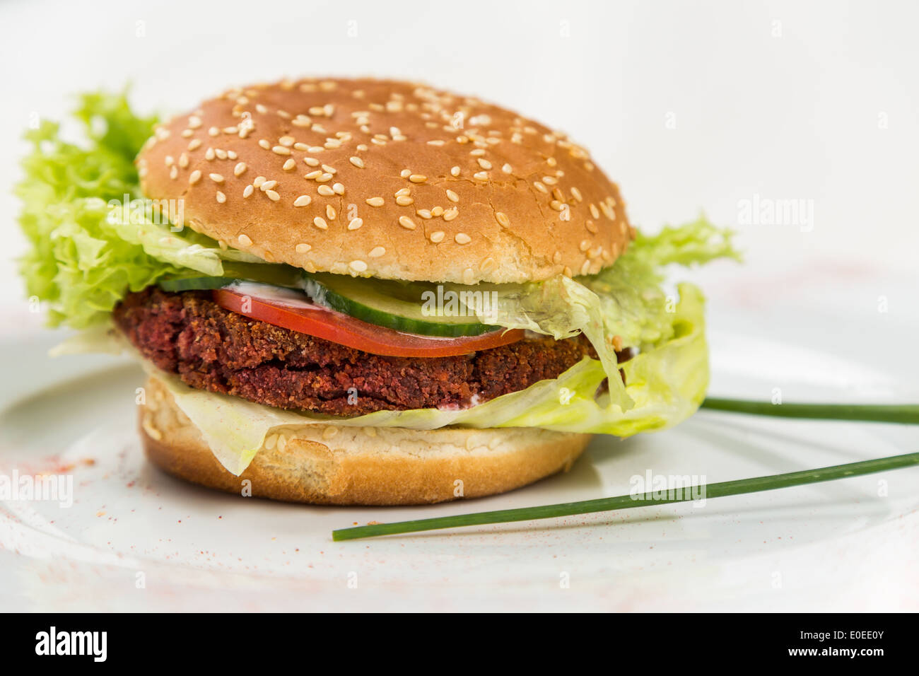Burger végétarien avec légumes et grains escalope Banque D'Images
