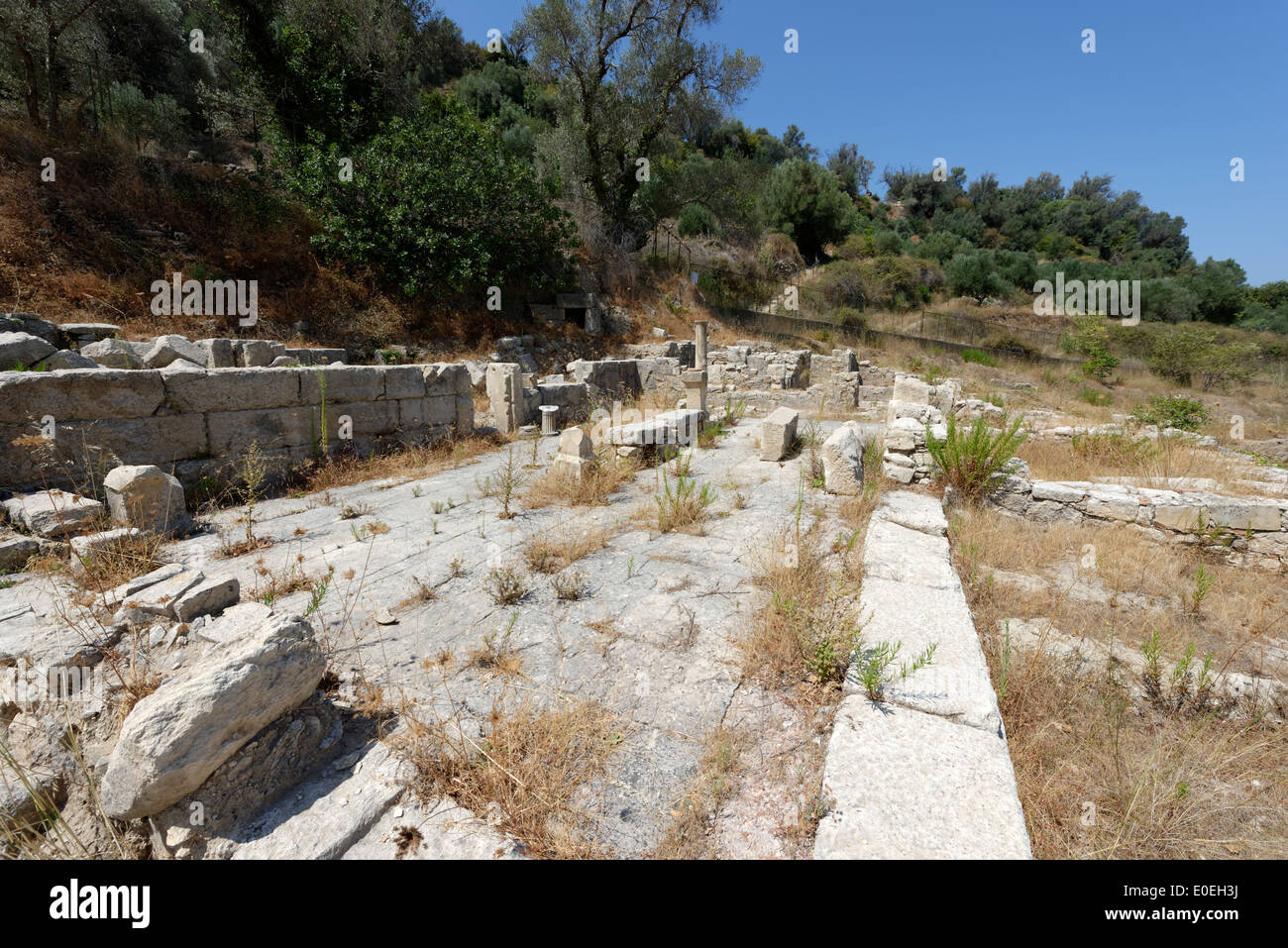 Ruines du bâtiment au site archéologique Katsivelos Eleutherna Antique Crète Grèce Ce site situé sur la pente de l'Est Banque D'Images