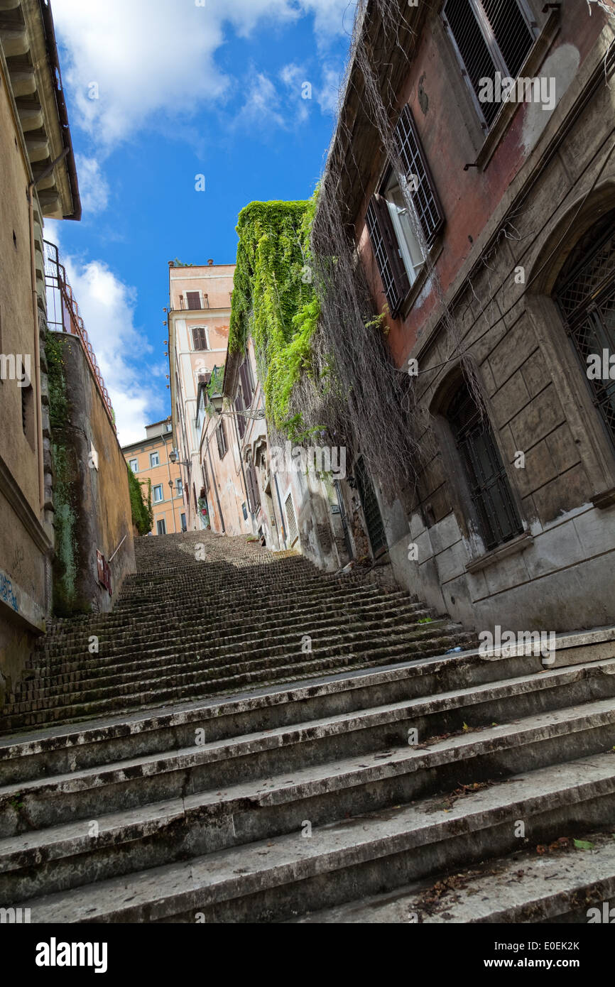 Stiegenaufgang, enge Gasse, Rom, Italie - Escalier, ruelle étroite, Rome, Italie Banque D'Images