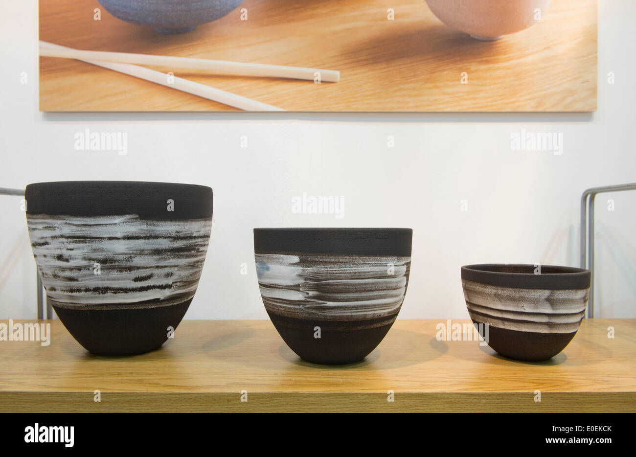 11.5.14. Earls Court, London UK. Pulse introduit de nouveaux produits et les tendances pour les détaillants. "Premier coup d'Œil" est le thème de 2014, fournissant ainsi aux acheteurs d'impulsion avec la possibilité d'être les premiers à découvrir jamais-avant-vu les produits, les tendances futures et les dernières informations du marché pour faire de votre magasin. La céramique contemporaine conçue par l'artiste Kerry Hastings Banque D'Images