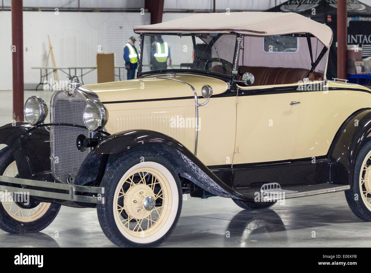 1930 Ford Model A Roadster à un salon de voitures Banque D'Images