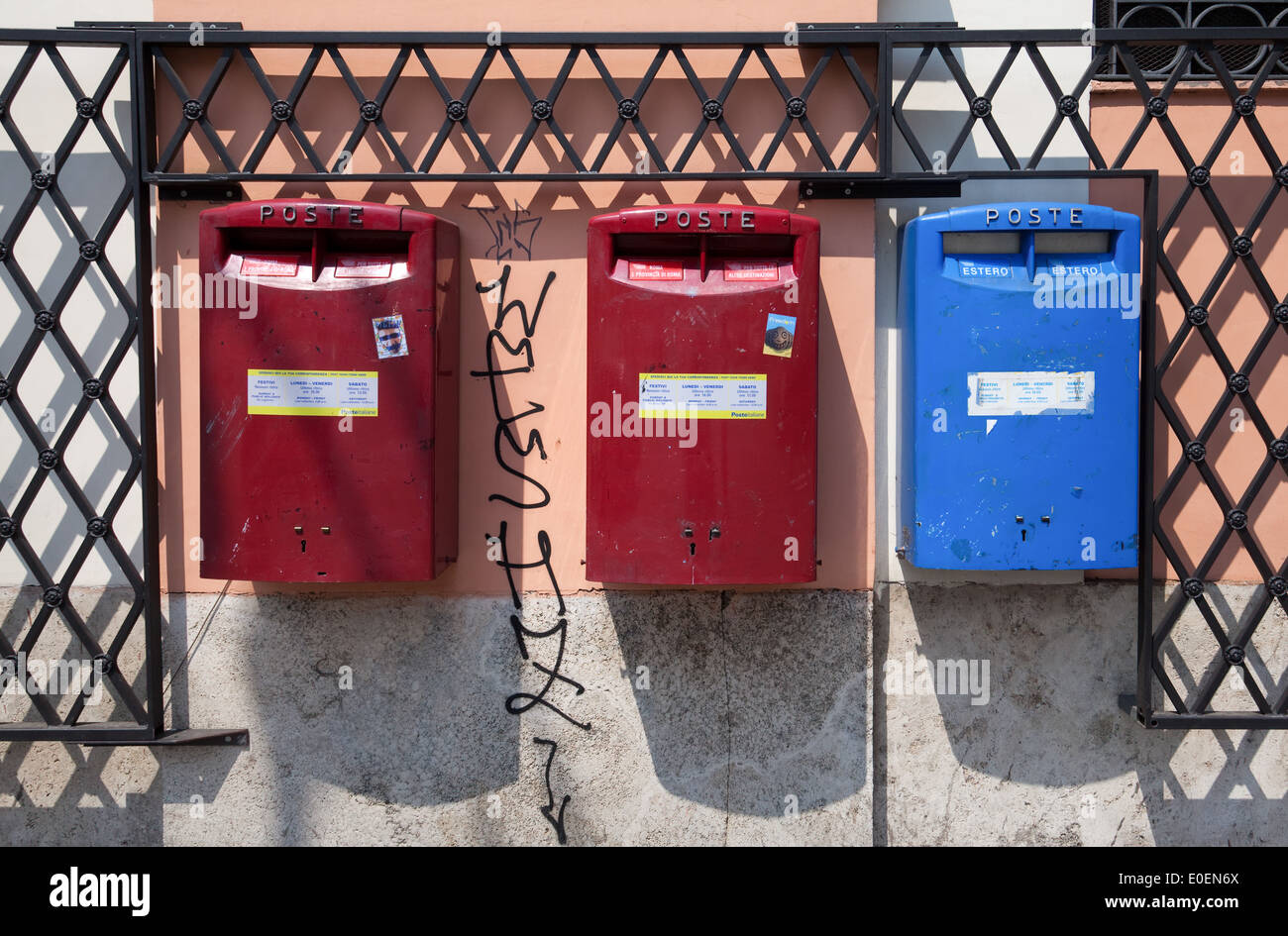 Postkästen, Rom, Italie - Boîtes aux lettres, Rome, Italie Banque D'Images