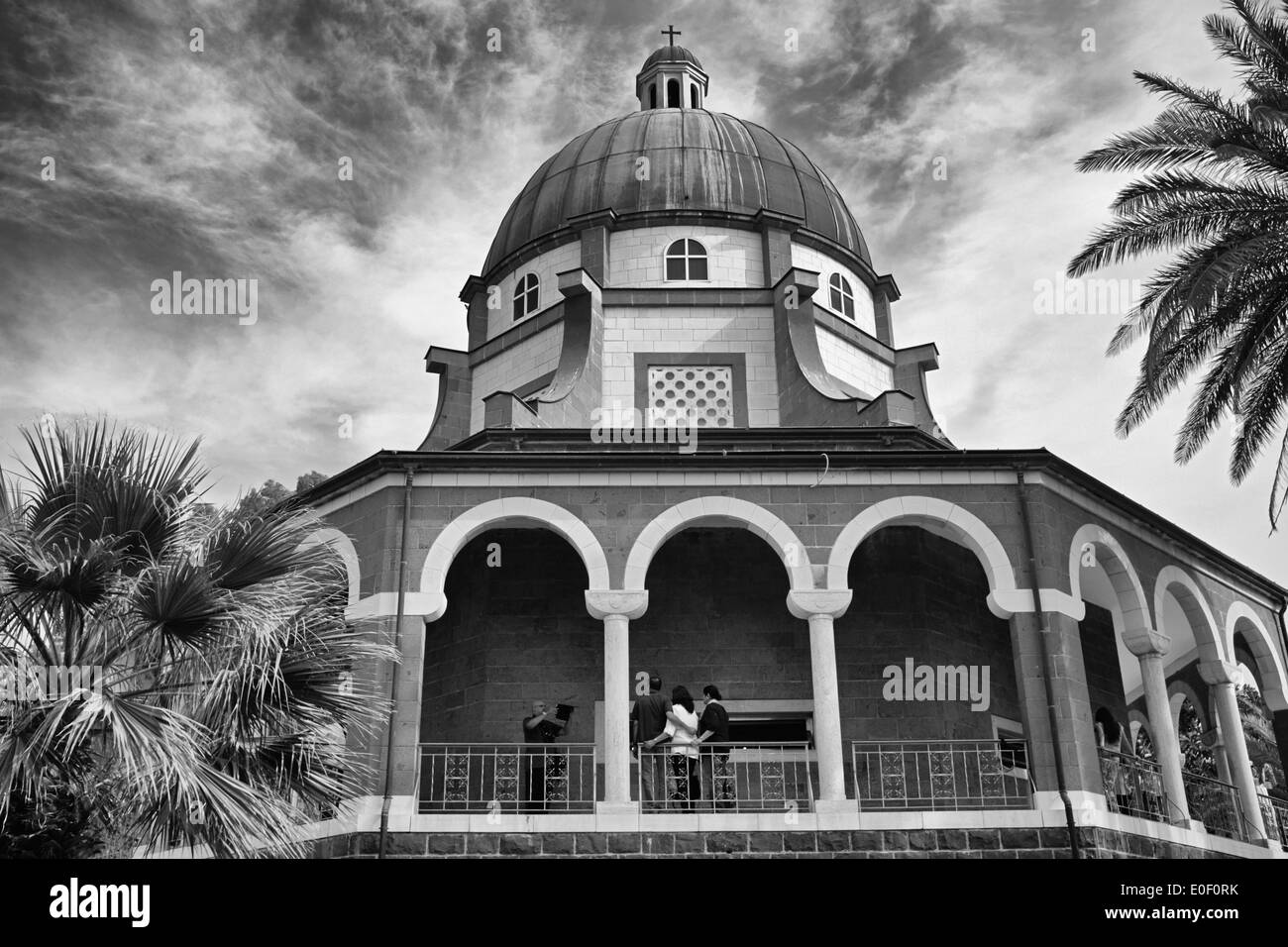 Église des Béatitudes près de Taghba, Israël en noir et blanc Banque D'Images