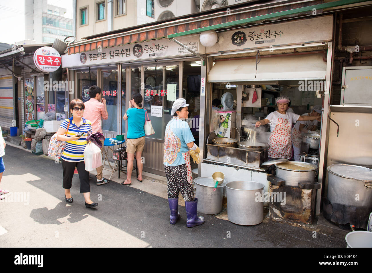 Une rue de nouilles cuisine à Séoul, Corée du Sud Banque D'Images