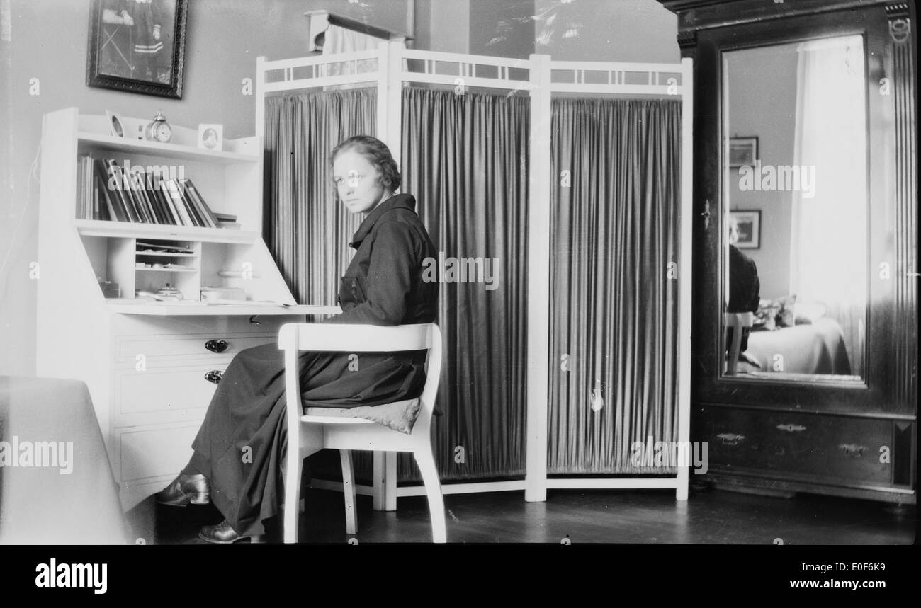 Hildeborg Nilsens salle de lecture, 1921. Banque D'Images