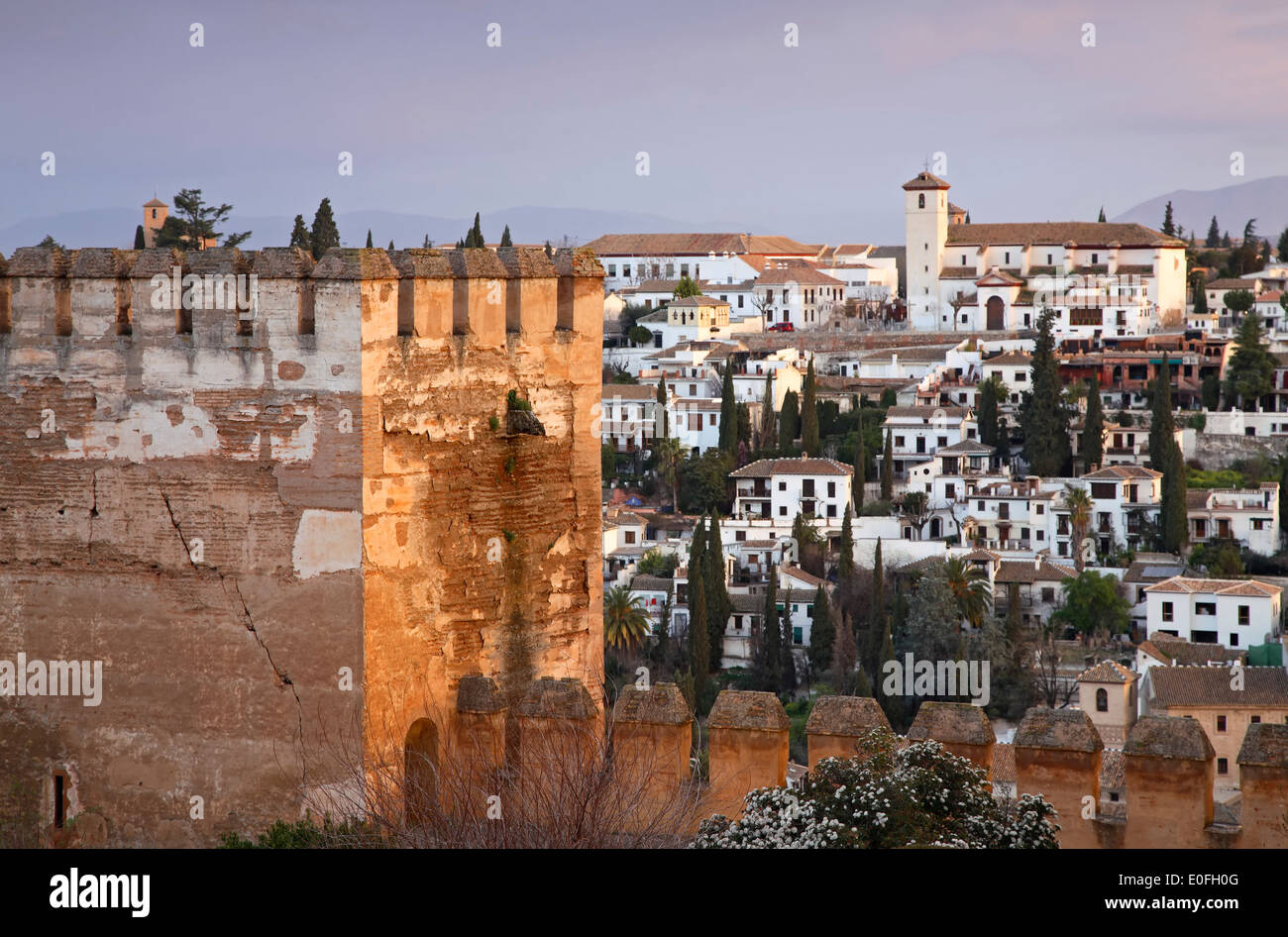 Vue d'El Albaicin (vieux quartier arabe) de la Alcazaba, La Alhambra, Granada, Espagne Banque D'Images