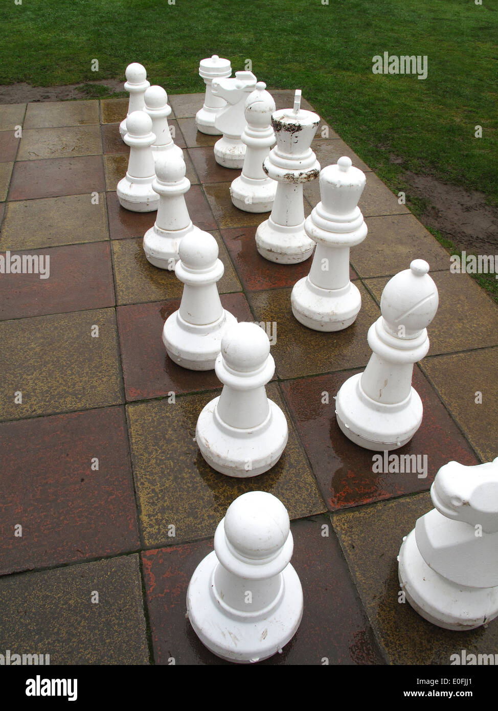 Pièces de jeu d'échecs en plein air géant Banque D'Images