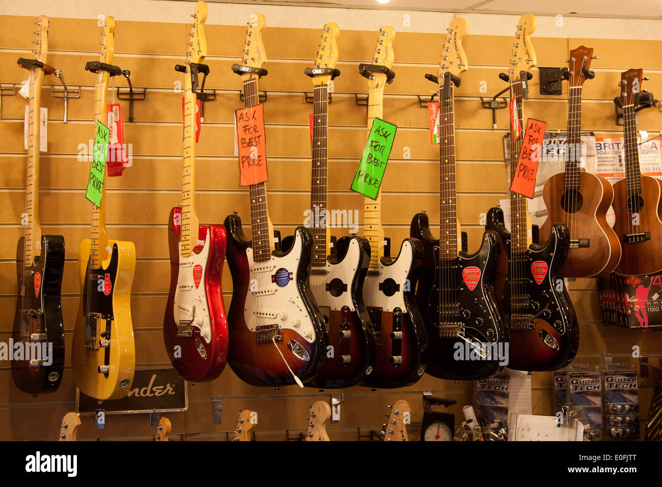 Camden guitars guitar shop Banque de photographies et d'images à haute  résolution - Alamy