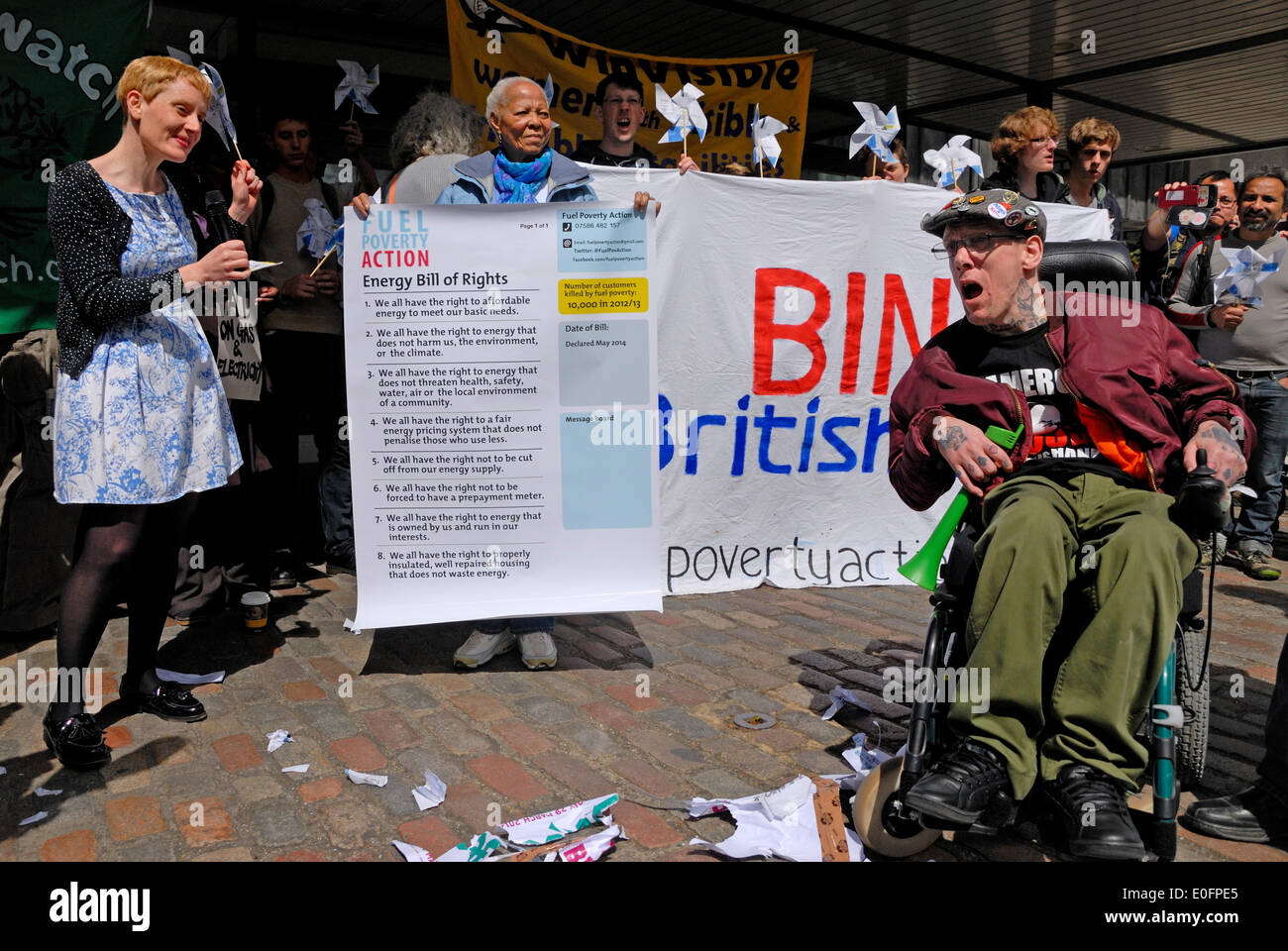 British Gas des actionnaires de protestation. Queen Elizabeth Hall, Londres. 12 mai 2014 l'énergie des manifestants manifester contre les profits des entreprises et Banque D'Images