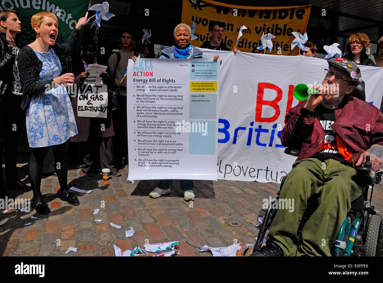 British Gas des actionnaires de protestation. Queen Elizabeth Hall, Londres. 12 mai 2014 l'énergie des manifestants manifester contre les profits des entreprises et Banque D'Images