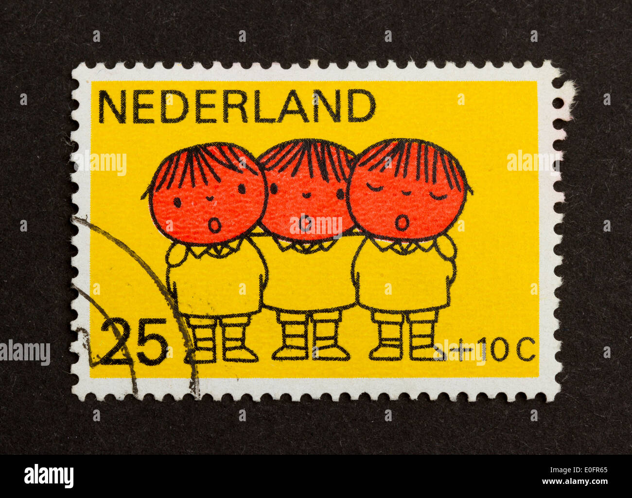 HOLLAND - VERS 1980 : timbres en les Pays-Bas montre un dessin d'un enfant, vers 1980 Banque D'Images