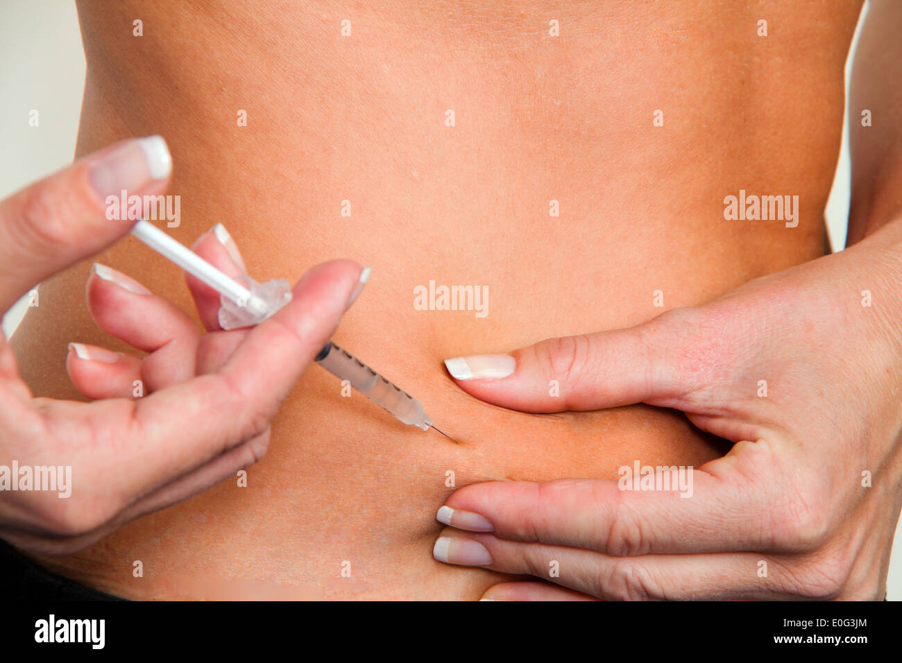 Avec l'insuline Injection de glucose de sang contre la maladie. Réglage de la glycémie., Injektion insuline gegen Blutzucker mit Kran Banque D'Images