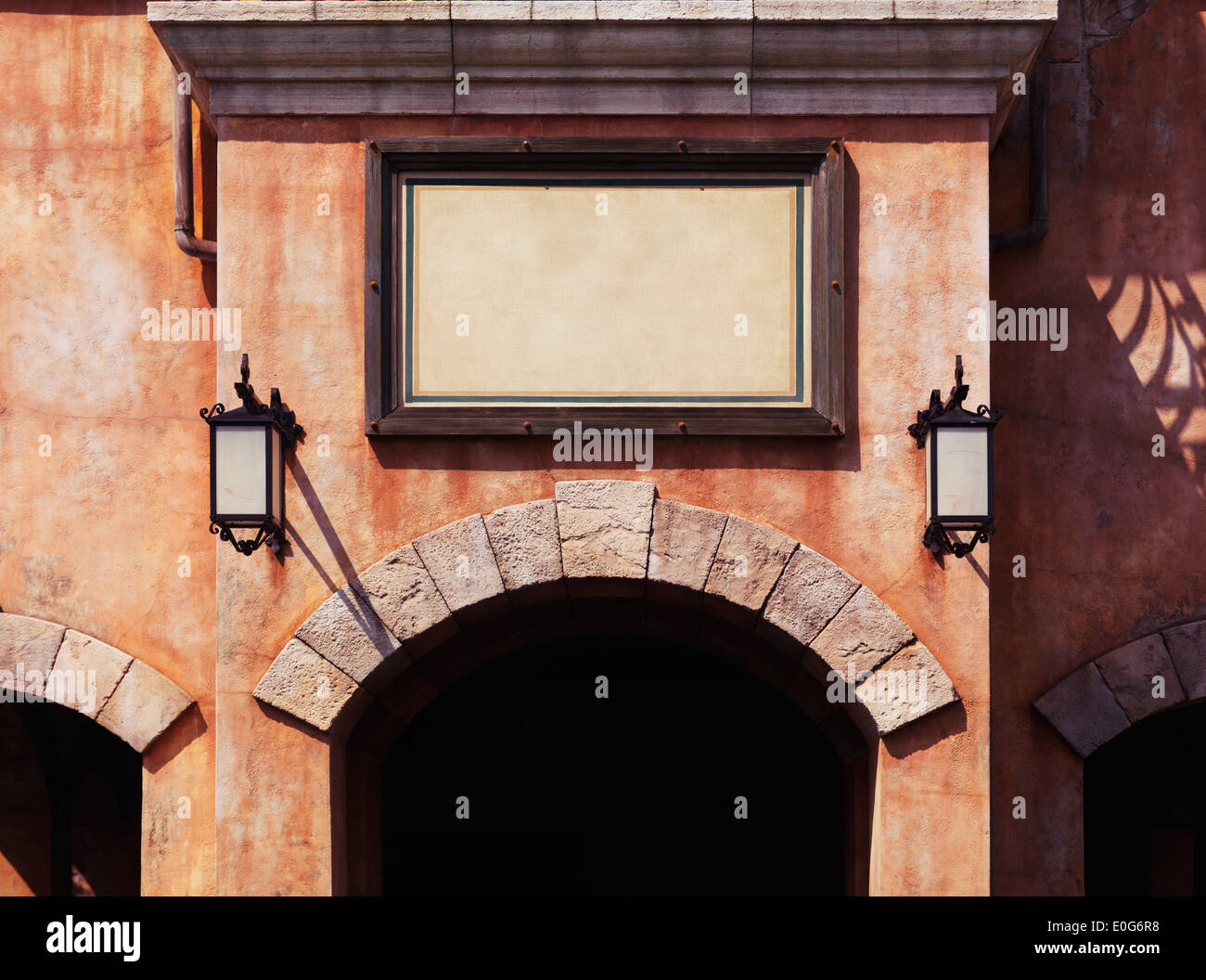 Blank sign board sur un vieux bâtiment italien antique Banque D'Images