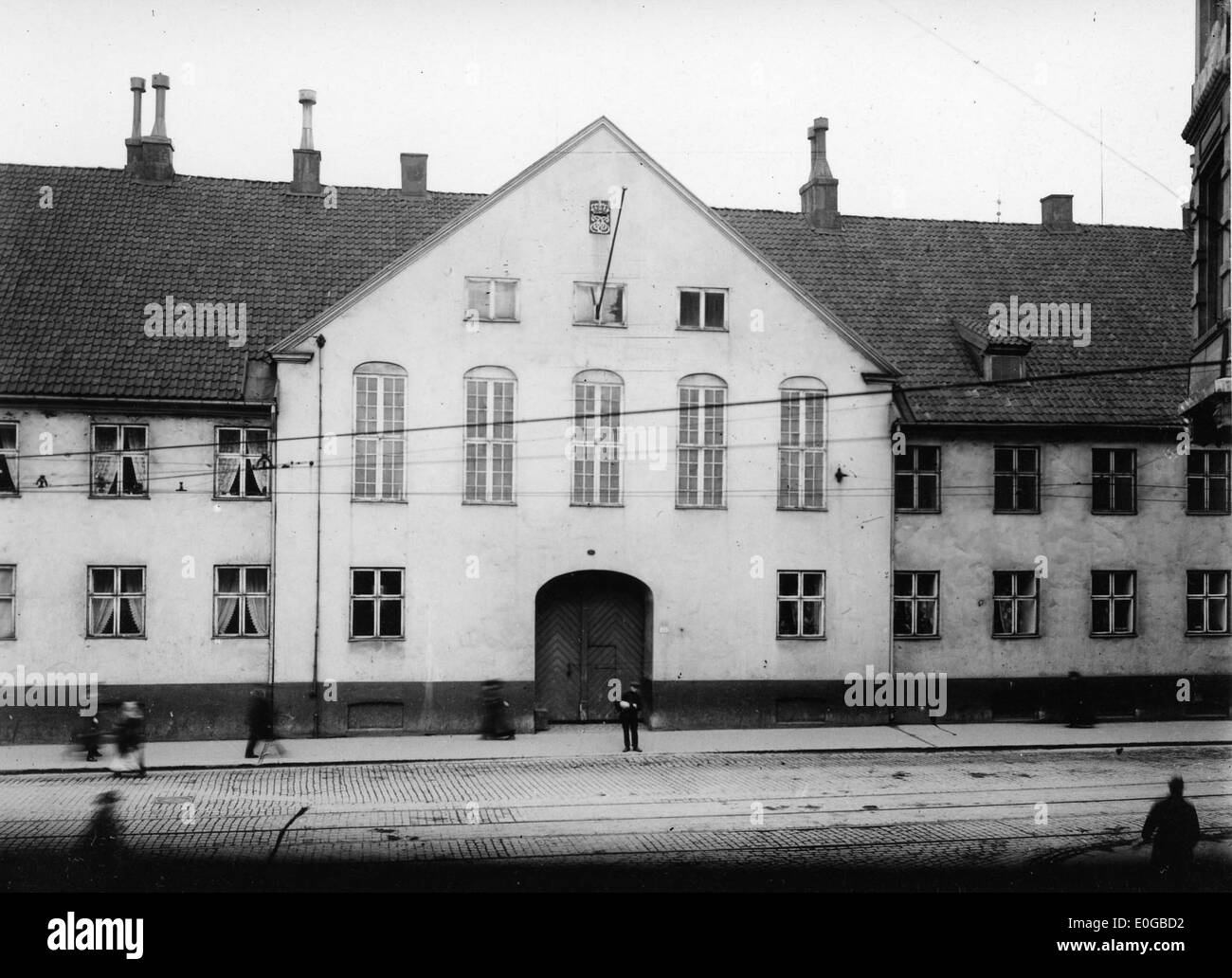 Cette image montre la façade du Landsfengselet pour femmes (anciennement Tukthuset) à Kristiania, Norvège. Le bâtiment reflète son rôle historique de prison pour femmes, qui fait désormais partie du patrimoine architectural d’Oslo. Banque D'Images Cette image montre la façade du Landsfengselet pour femmes (anciennement Tukthuset) à Kristiania, Norvège. Le bâtiment reflète son rôle historique de prison pour femmes, qui fait désormais partie du patrimoine architectural d’Oslo. Banque D'Images