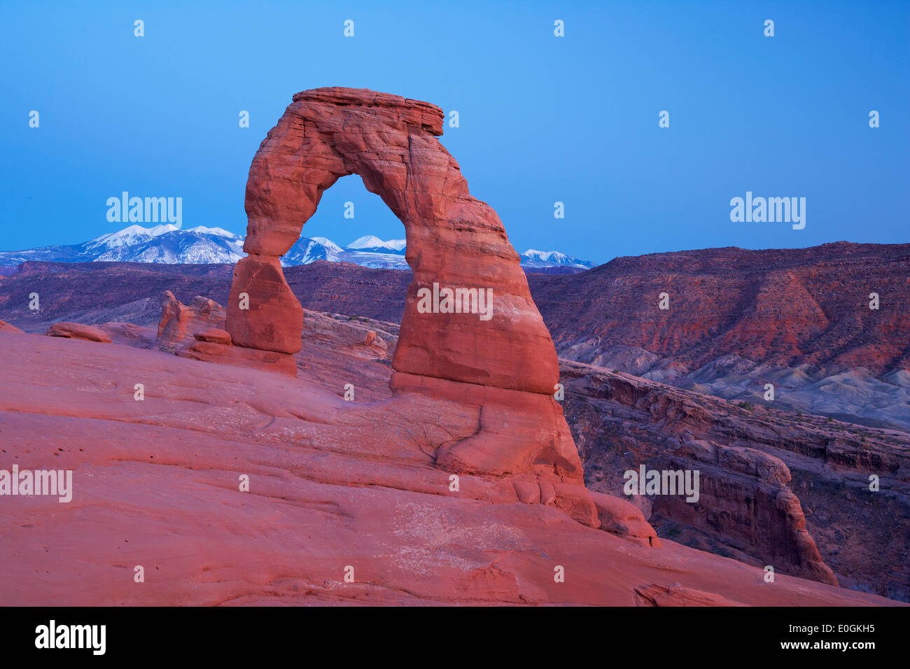 Coucher du soleil à Delicate Arch, Montagnes La Sal, Arches National Park, Utah, USA, Amérique Latine Banque D'Images