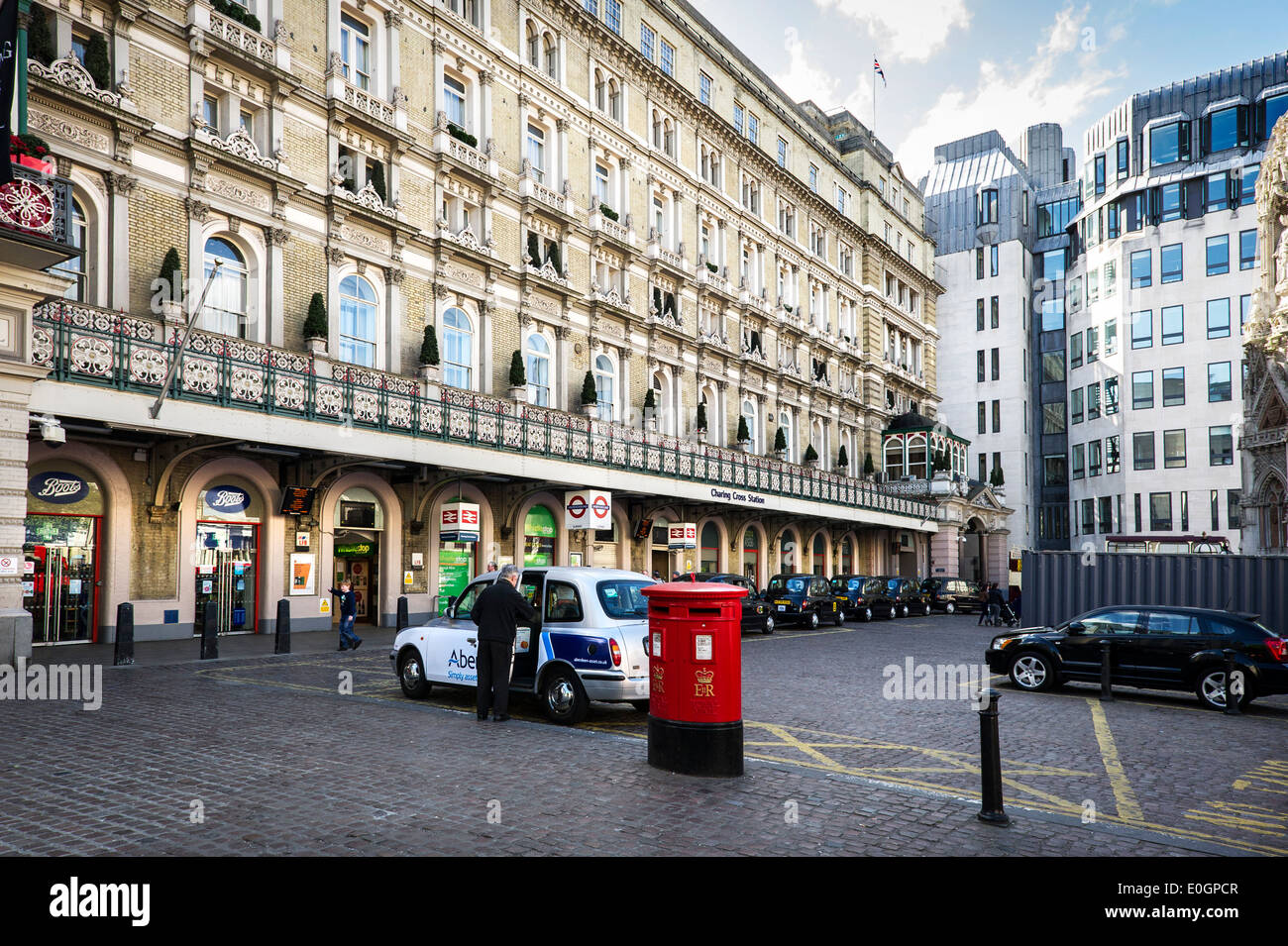 La gare de Charing Cross à Londres. Banque D'Images