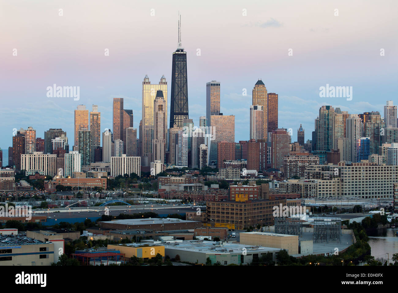 Chicago, Illinois, États-Unis d'Amérique, Hancock Tower et sur les toits de la ville Banque D'Images