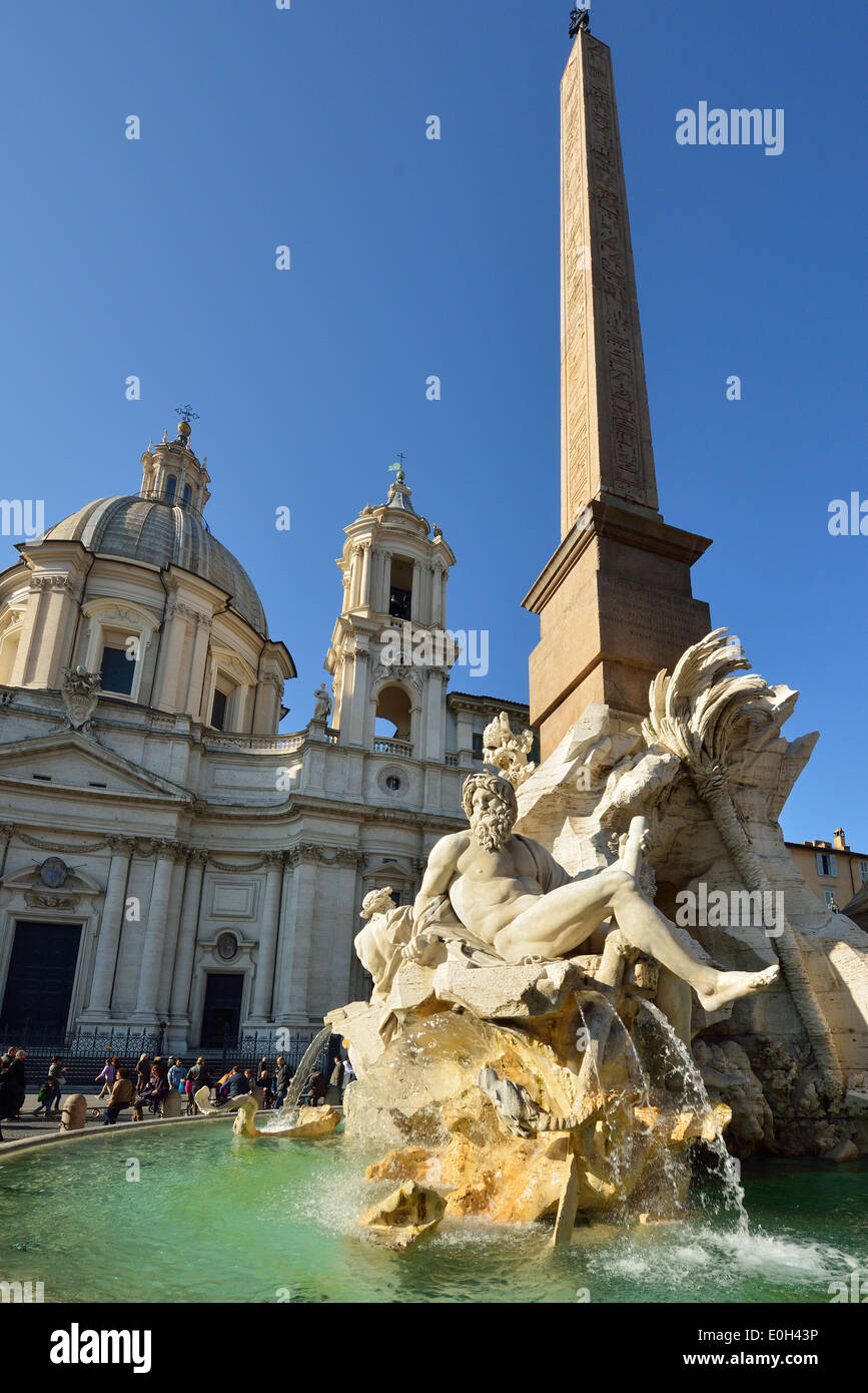 Fontana dei Quattro Fiumi, Fontaine des Quatre Fleuves, artiste Bernini, en face de l'église Sant'Agnese, Piazza Navona, l'UNESCO ne Banque D'Images