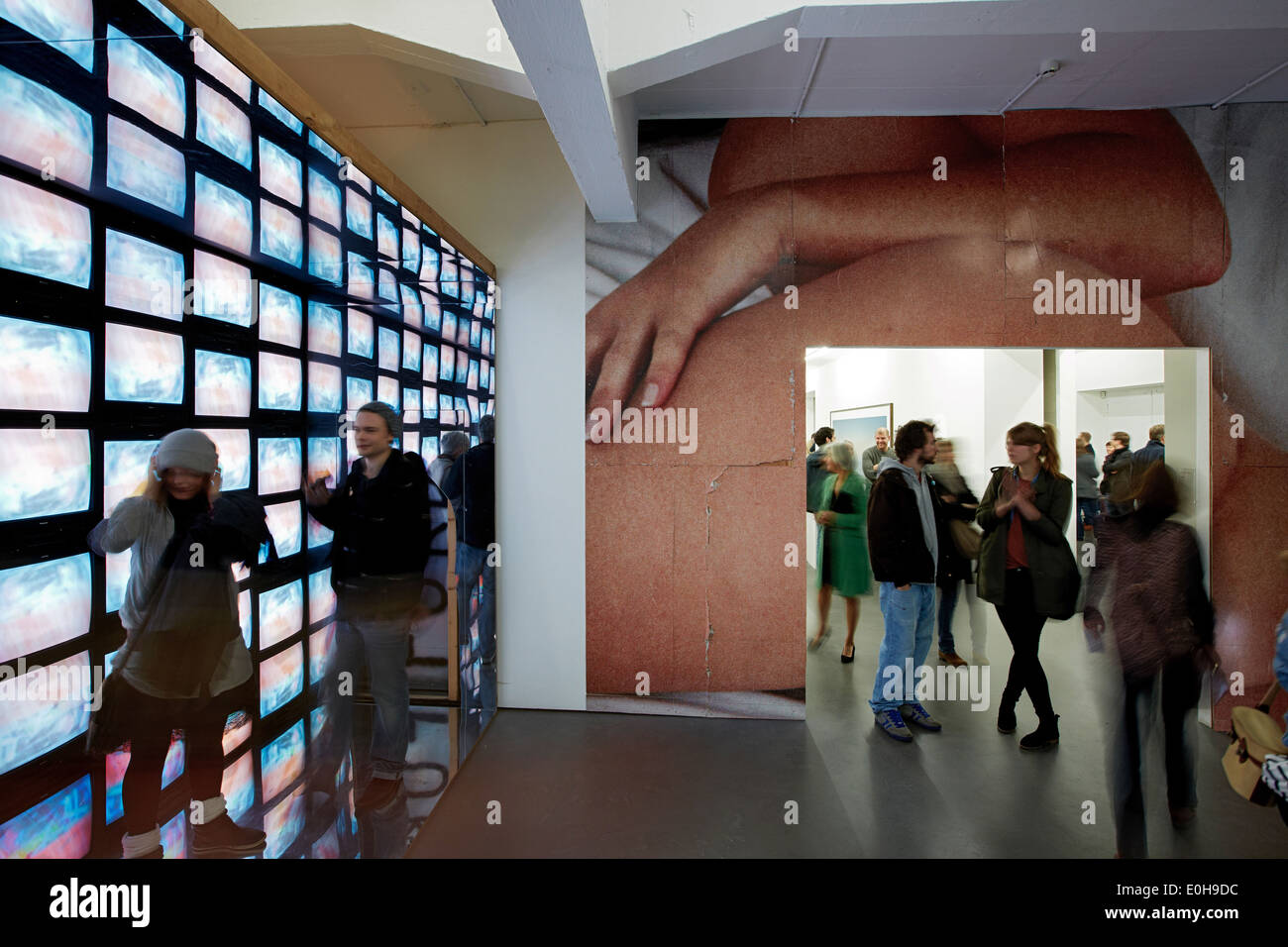 Installation artistique de Jon Kessler, exposition permanente de la Collection Falckenberg, Phoenix-Hallen, Harburg, Hambourg, Allemagne Banque D'Images