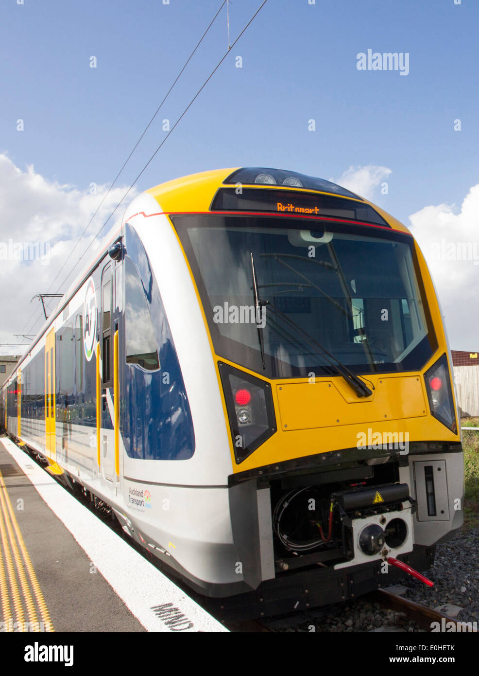 Le nouveau train électrique Transport Auckland sur sa première journée d'exploitation, Onehunga, Auckland, Nouvelle-Zélande Banque D'Images