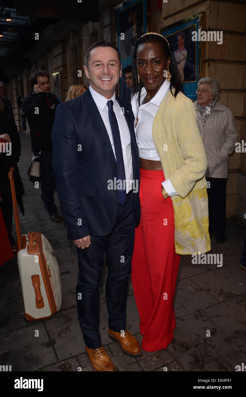 Londres, Royaume-Uni. 13 mai, 2014. GuestThe Jeu Pyjama Nuit de presse d'ouverture au Shaftesbury Theatre. Crédit : Sébastien Toombs/Alamy Live News Banque D'Images