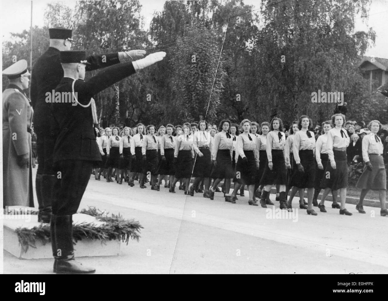 Cette image montre une cérémonie commémorative pour les soldats tombés au combat lors du 8e Congrès du parti nazi, qui s'est tenu dans les années 1930 en Allemagne. L'événement fait partie de la propagande nazie. Banque D'Images