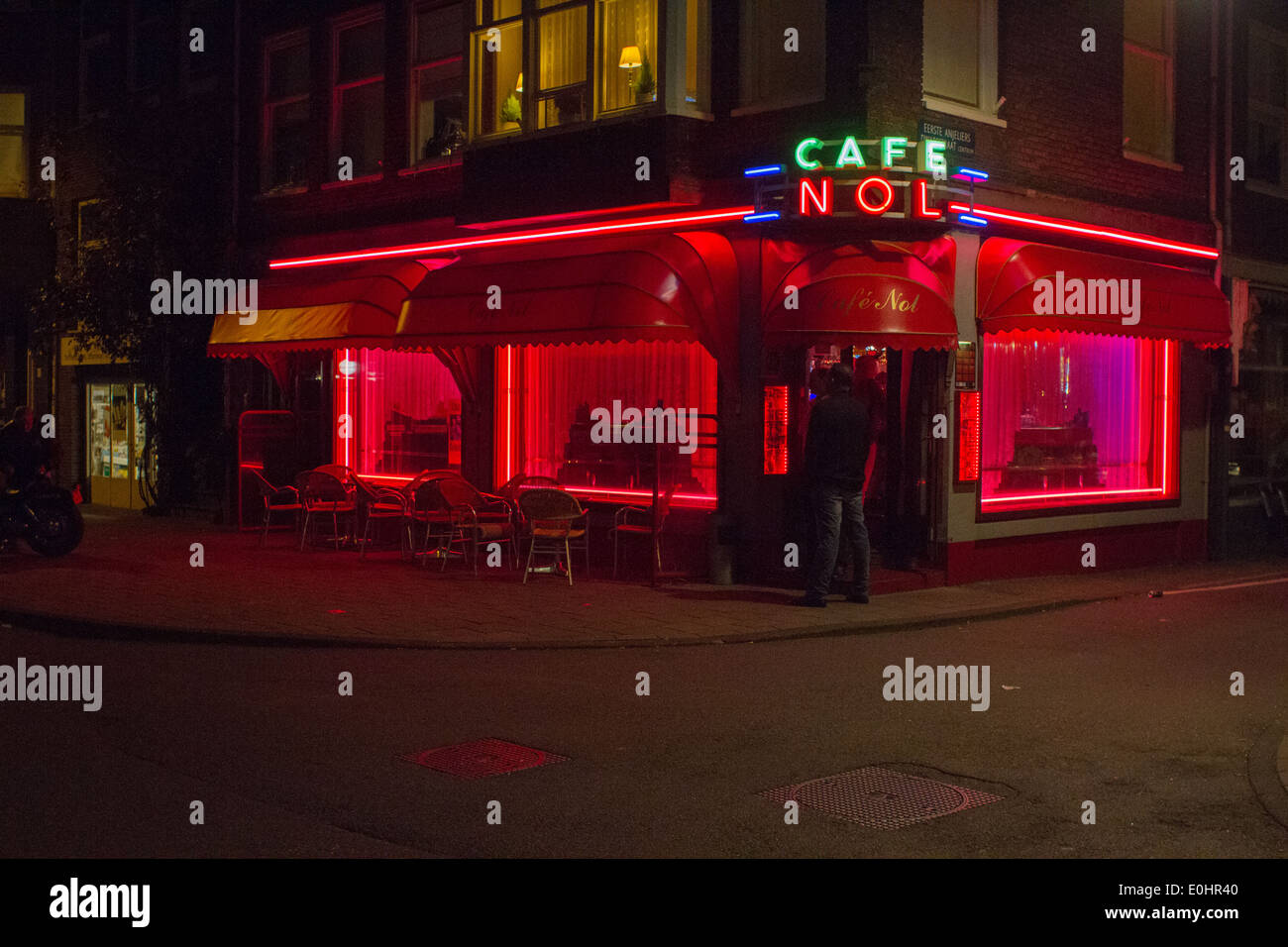 Cafe Nol jusque tard en soirée de chansons bar dans le quartier Jordaan à Amsterdam Banque D'Images