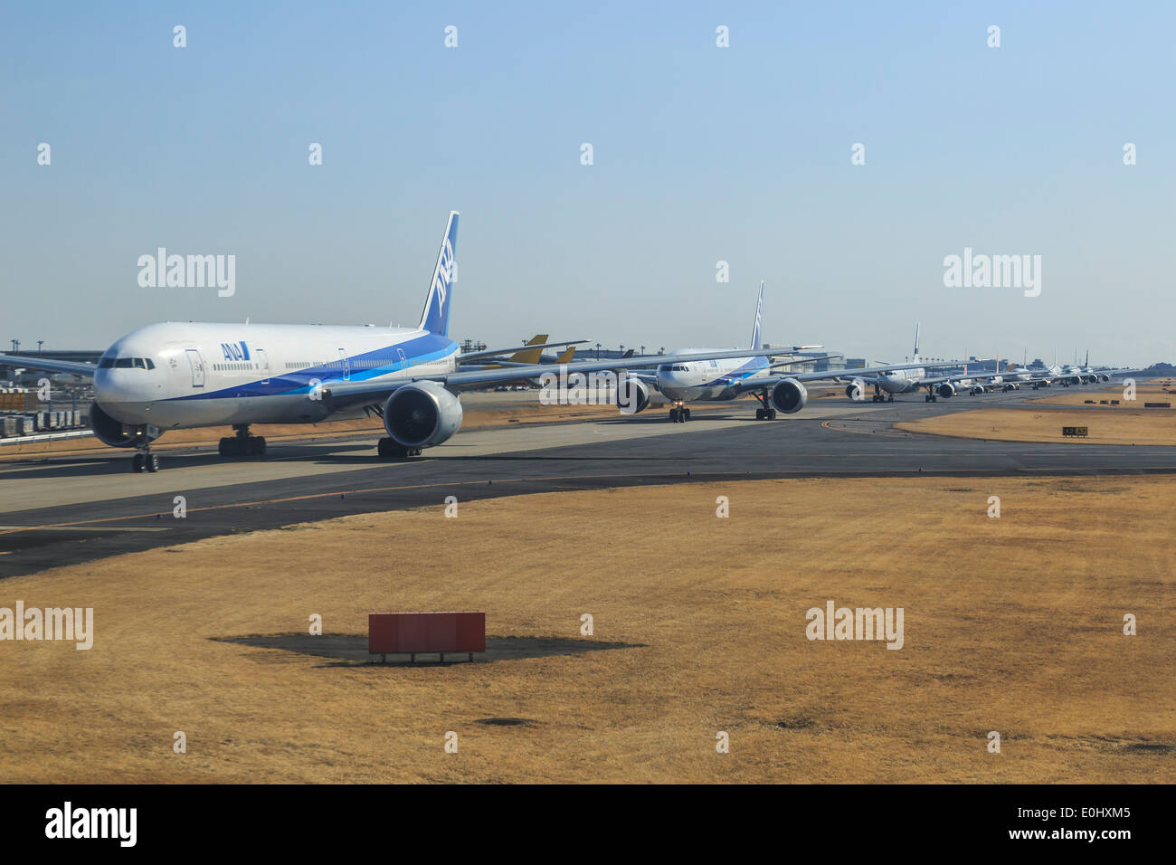 Les avions en attente d'écarter Banque D'Images